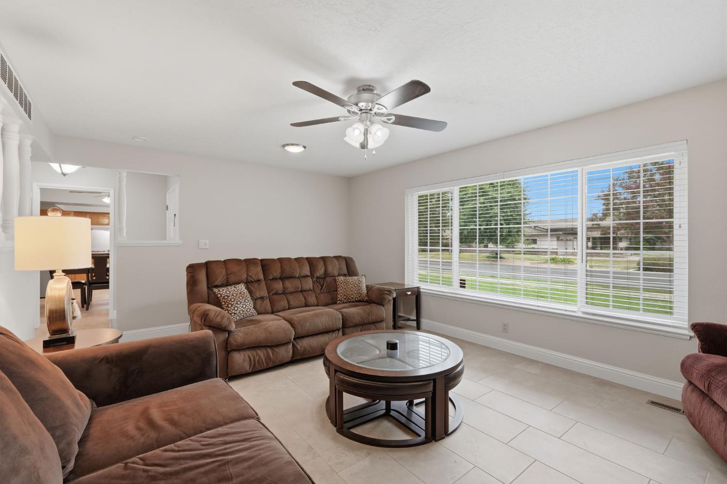 696 W Celeste Ave, Fresno, CA 93704