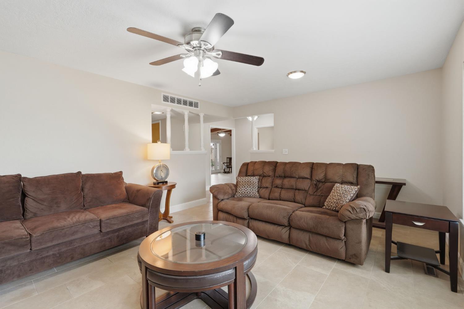 696 W Celeste Ave, Fresno, CA 93704