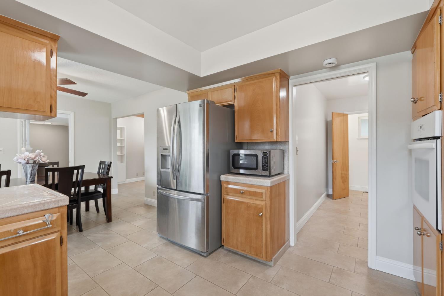 696 W Celeste Ave, Fresno, CA 93704