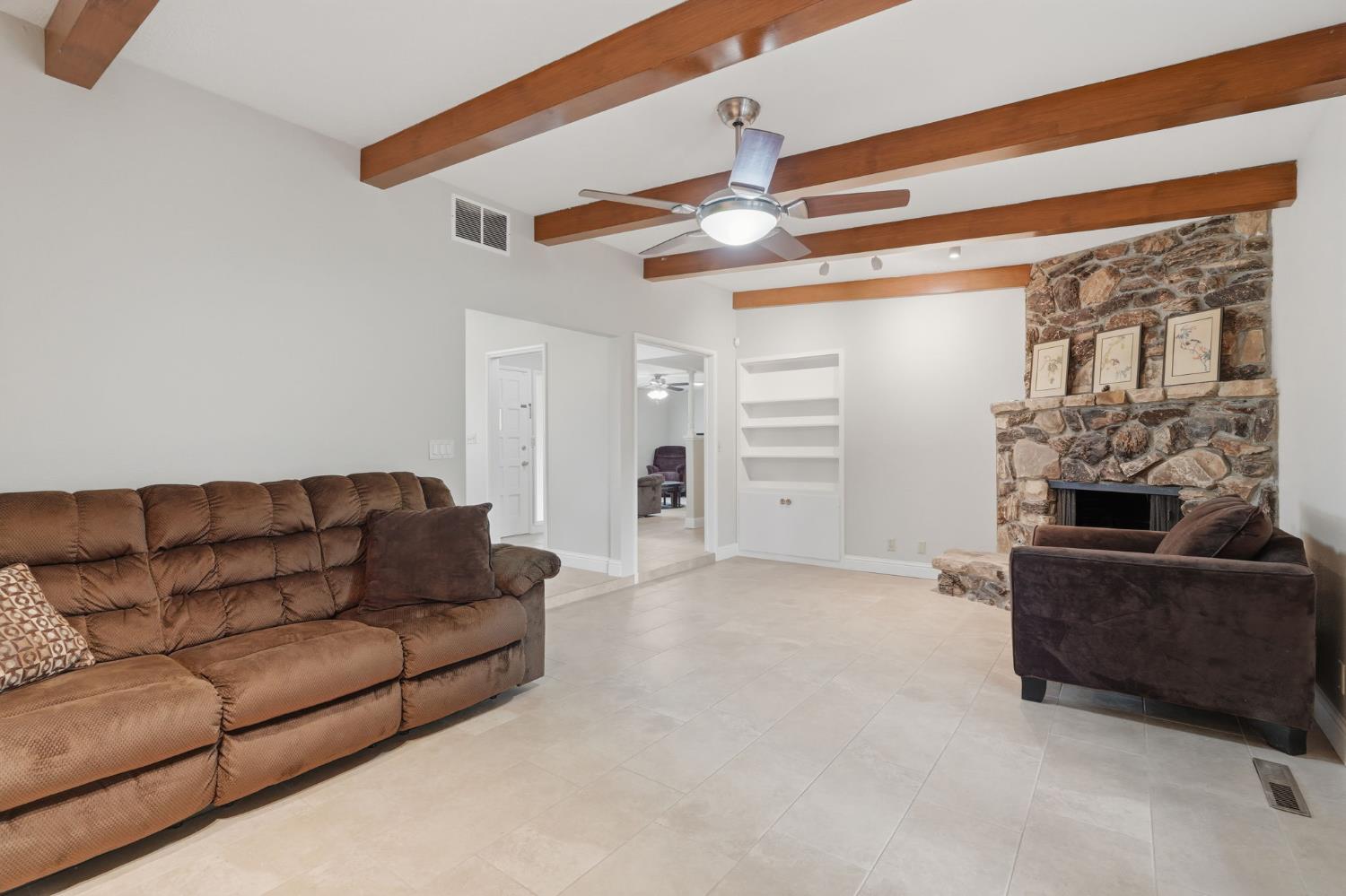 696 W Celeste Ave, Fresno, CA 93704