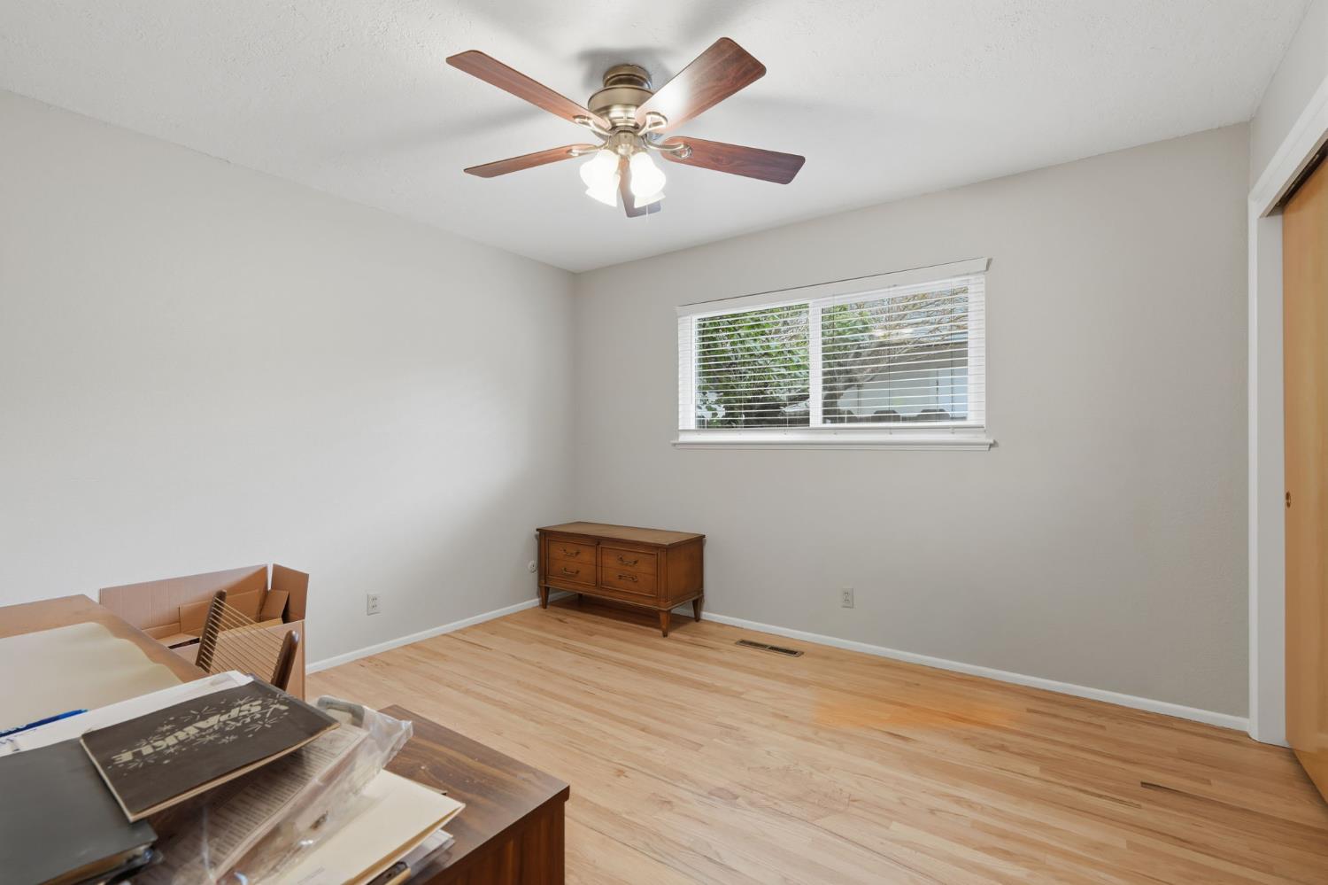 696 W Celeste Ave, Fresno, CA 93704