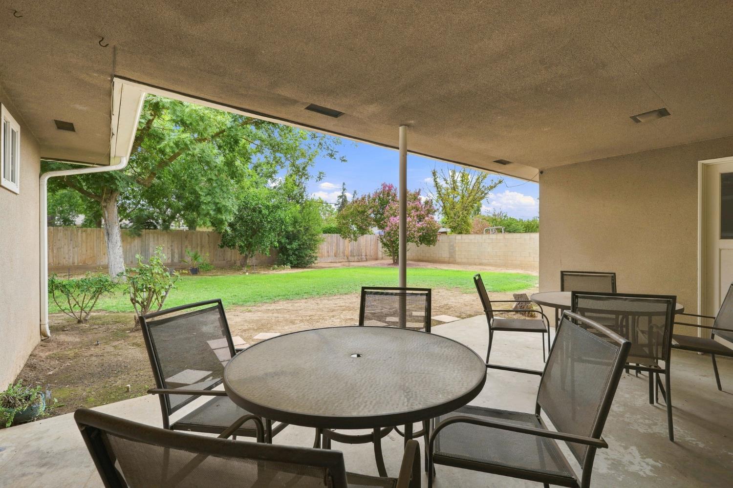 696 W Celeste Ave, Fresno, CA 93704