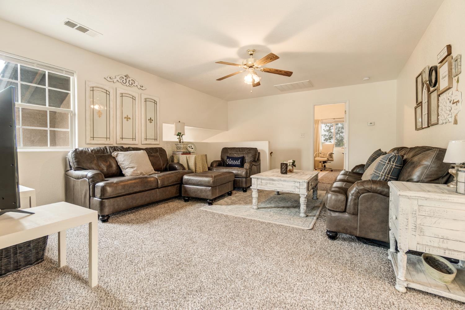 699 Haliburton Way, Coalinga, CA 93210