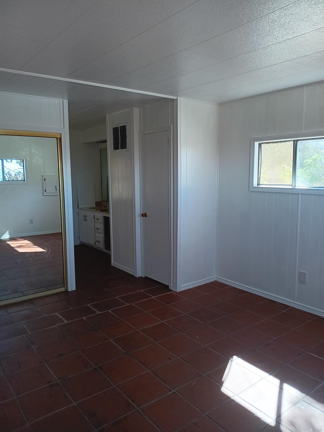 45682 Columbine Ln, Yokuts Valley, CA 93675