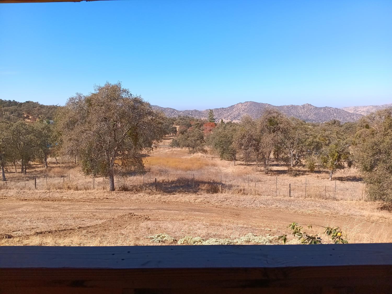 45682 Columbine Ln, Yokuts Valley, CA 93675