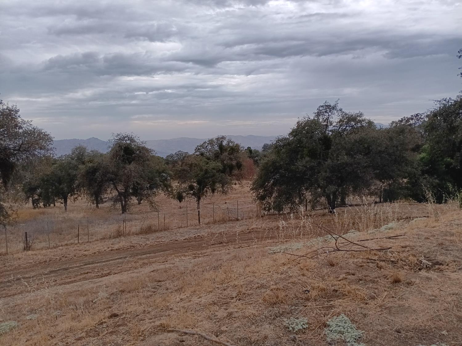 45682 Columbine Ln, Yokuts Valley, CA 93675