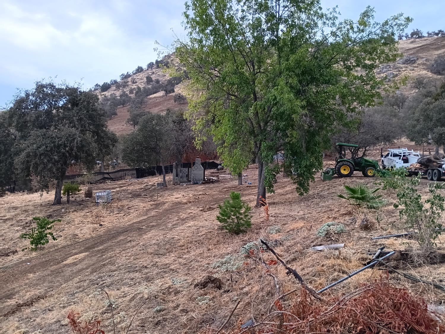 45682 Columbine Ln, Yokuts Valley, CA 93675