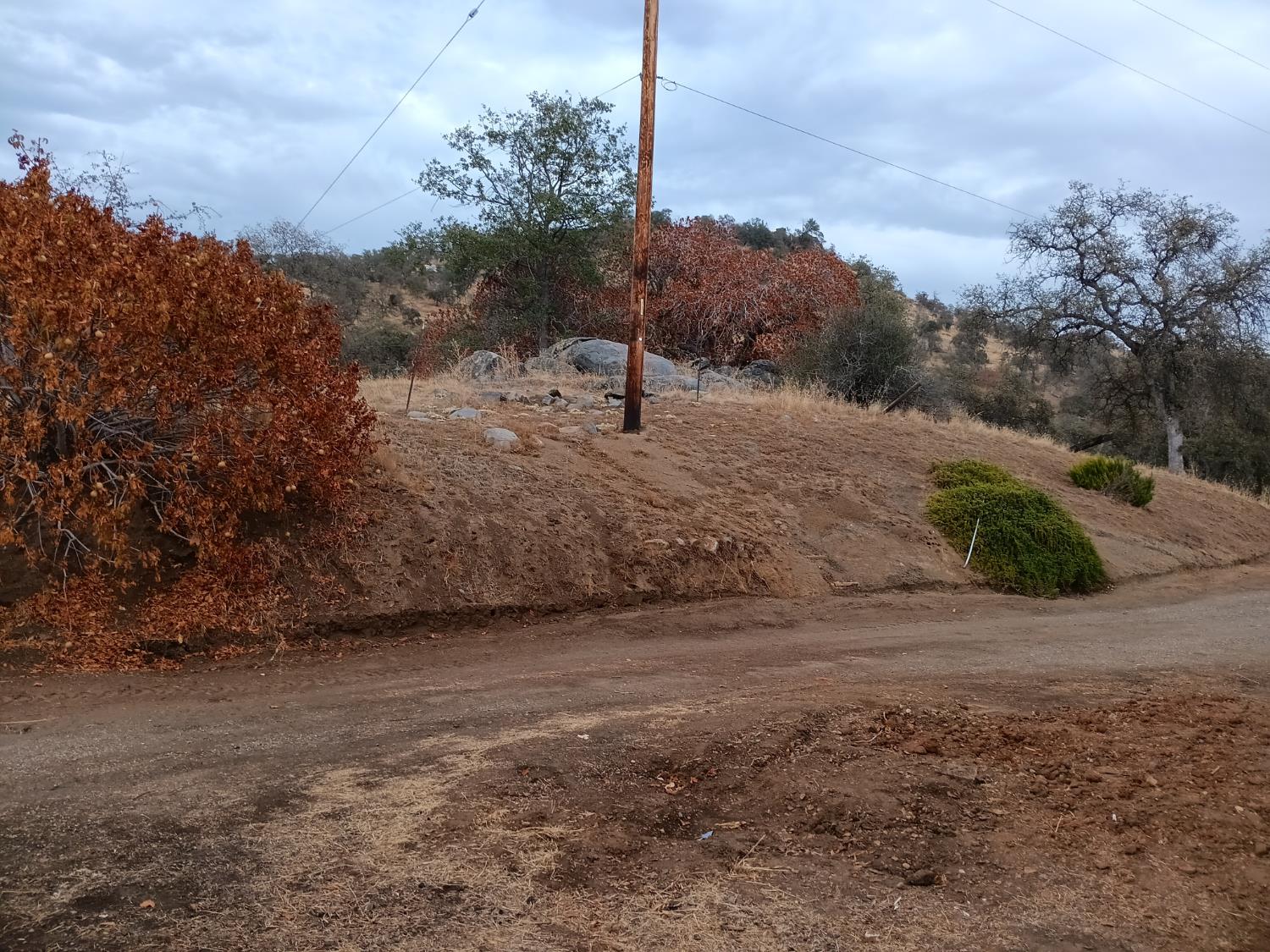 45682 Columbine Ln, Yokuts Valley, CA 93675
