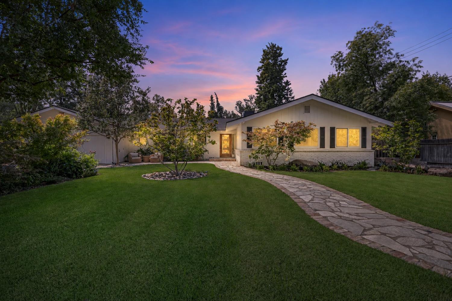 4949 N Wishon Ct, Fresno, CA 93704