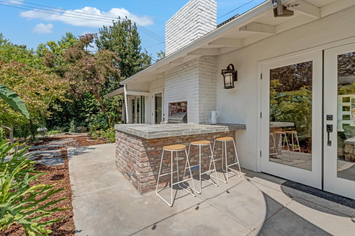 4949 N Wishon Ct, Fresno, CA 93704