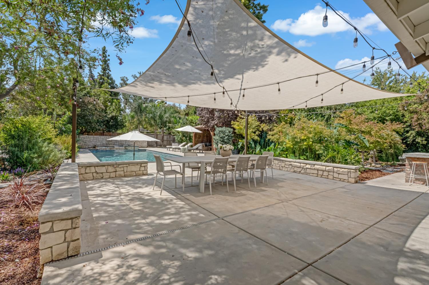 4949 N Wishon Ct, Fresno, CA 93704