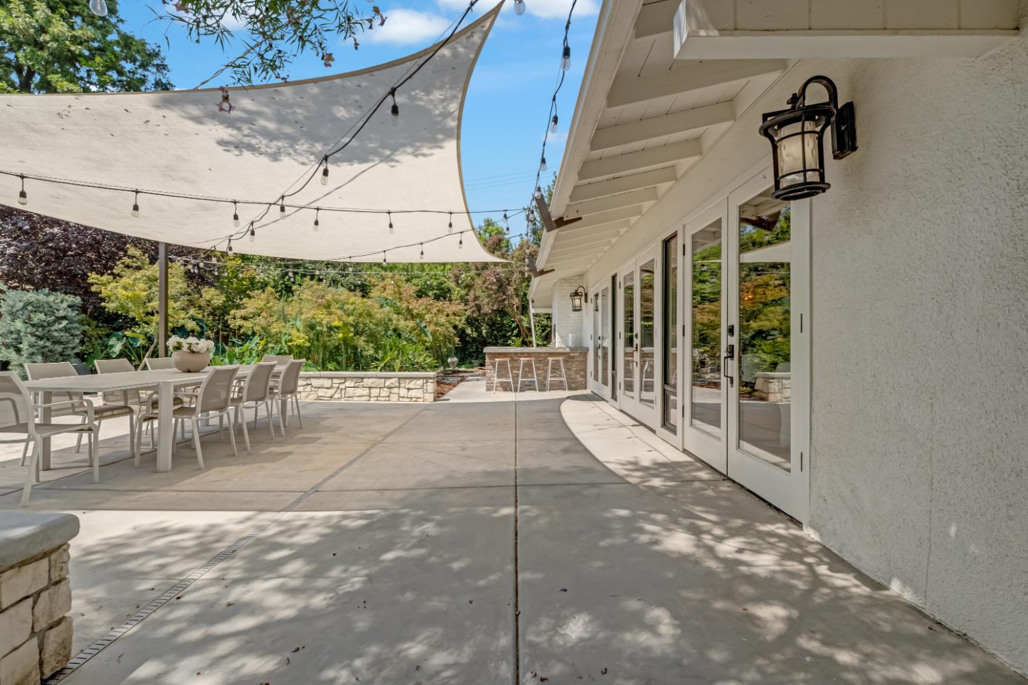 4949 N Wishon Ct, Fresno, CA 93704