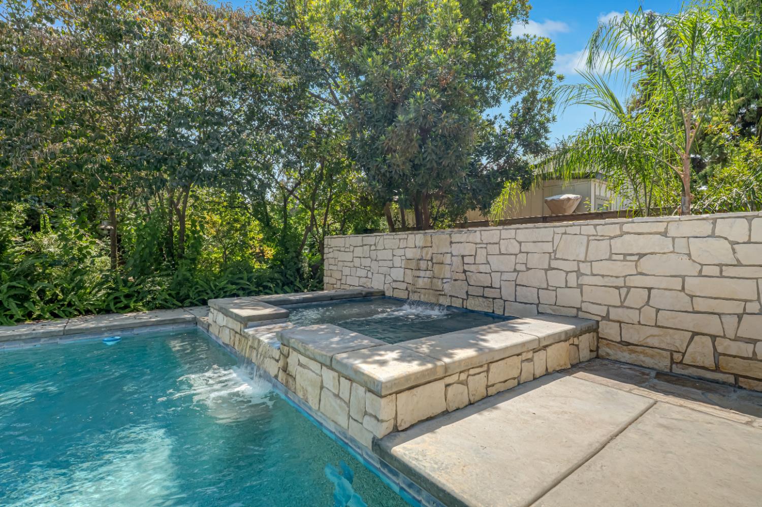 4949 N Wishon Ct, Fresno, CA 93704