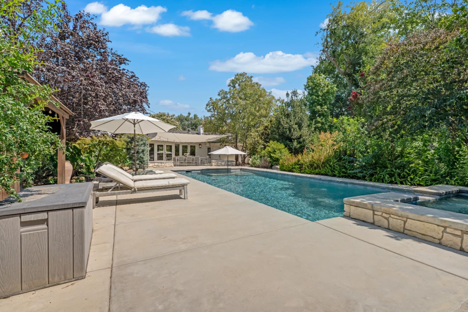4949 N Wishon Ct, Fresno, CA 93704