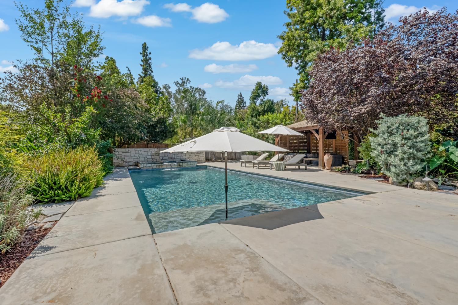 4949 N Wishon Ct, Fresno, CA 93704