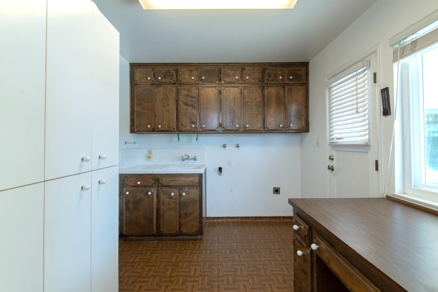 881 E Minarets Ave, Fresno, CA 93720