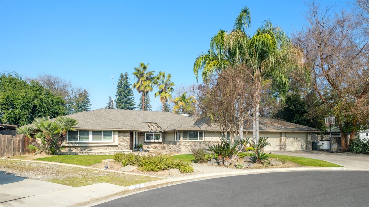 3030 Bonander Ave, Kingsburg, CA 93631