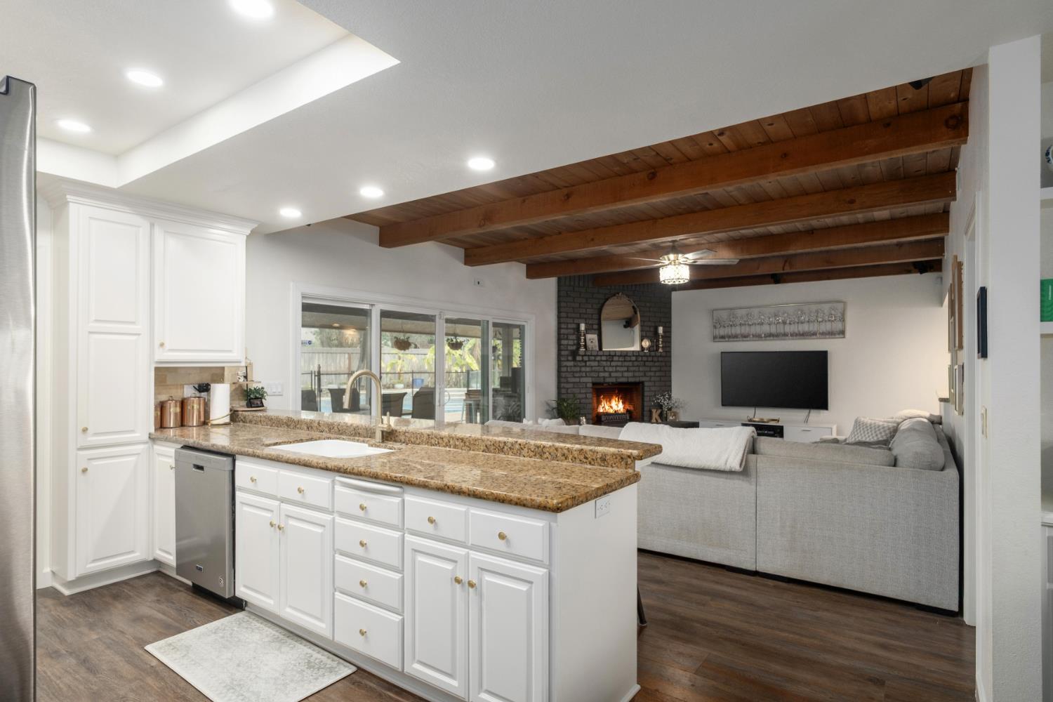 3030 Bonander Ave, Kingsburg, CA 93631