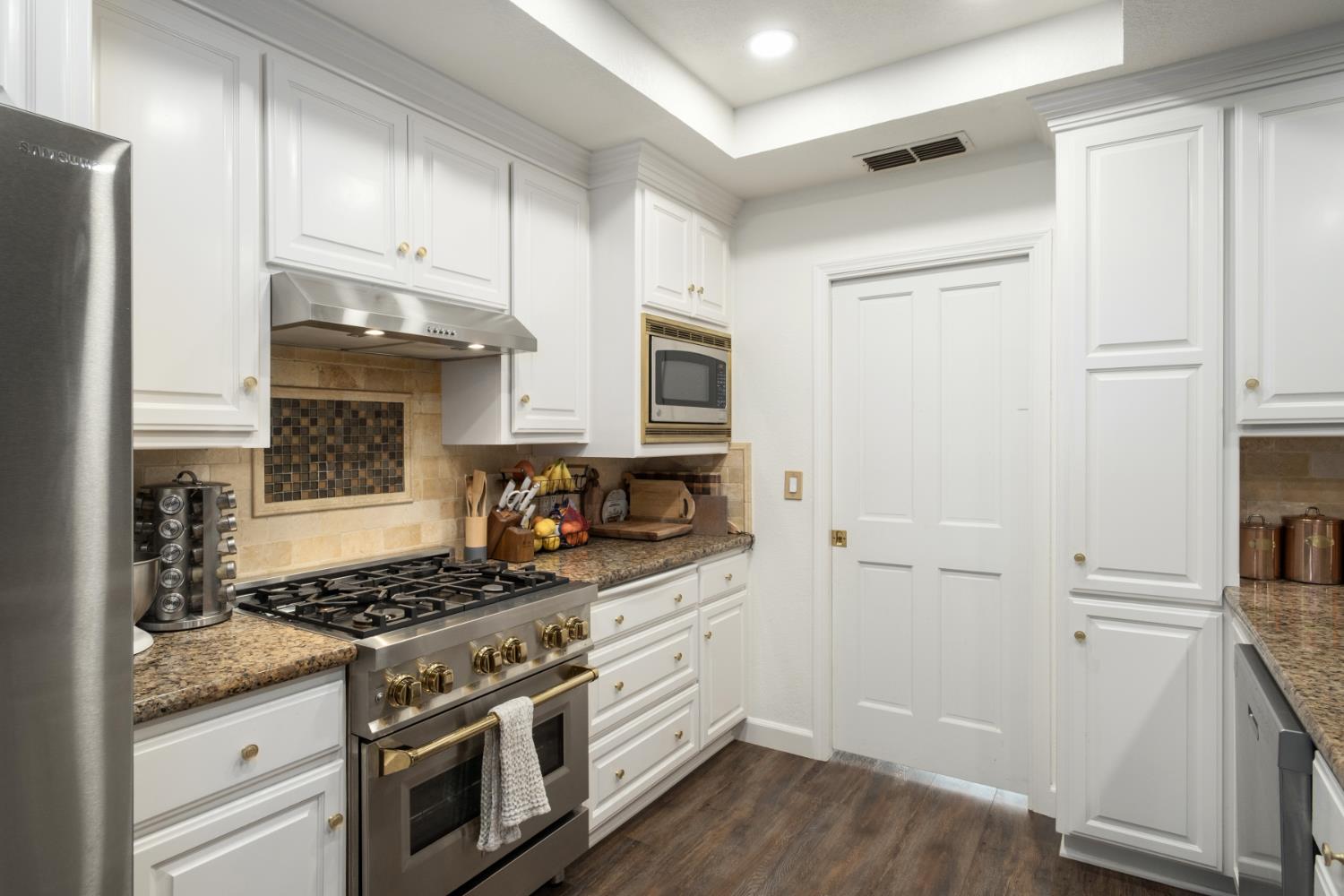 3030 Bonander Ave, Kingsburg, CA 93631