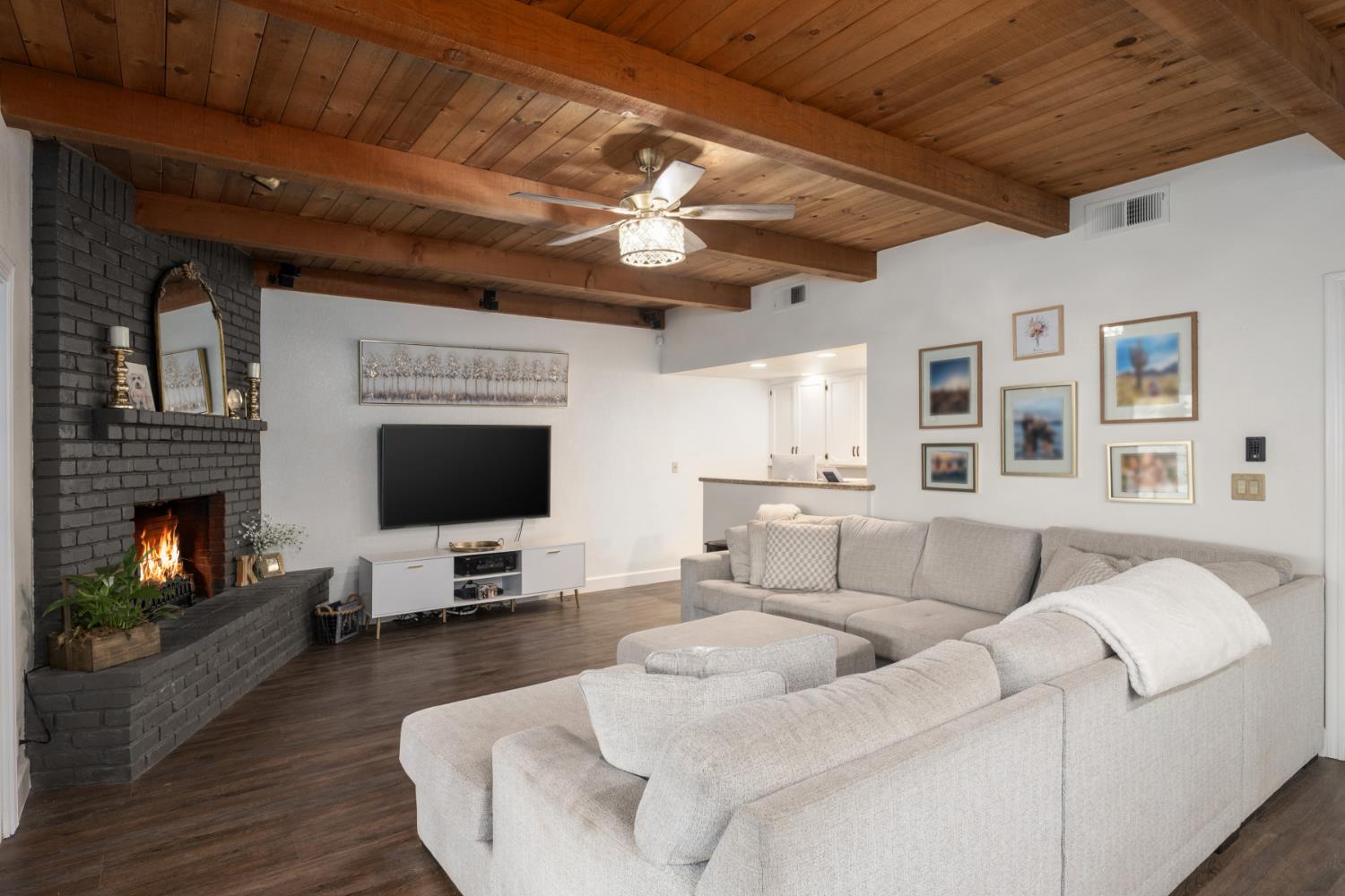3030 Bonander Ave, Kingsburg, CA 93631