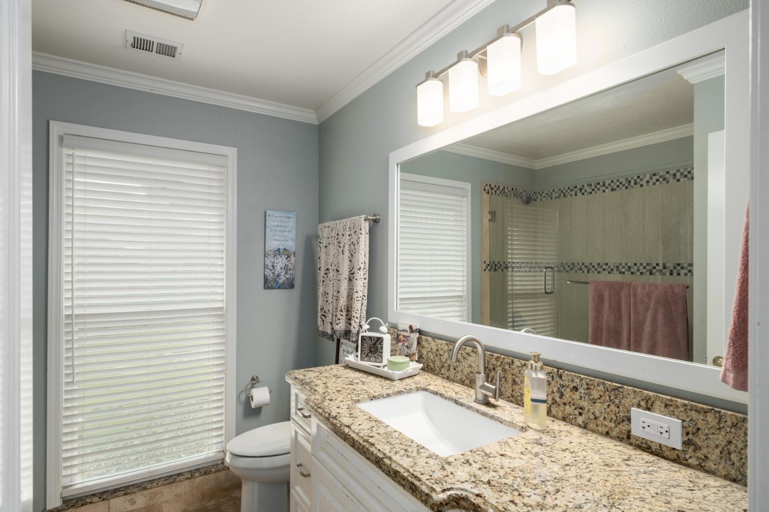3030 Bonander Ave, Kingsburg, CA 93631