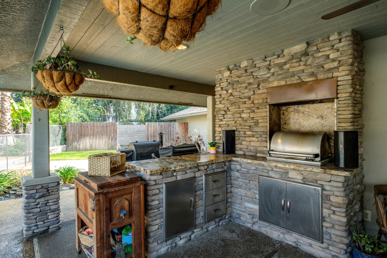 3030 Bonander Ave, Kingsburg, CA 93631