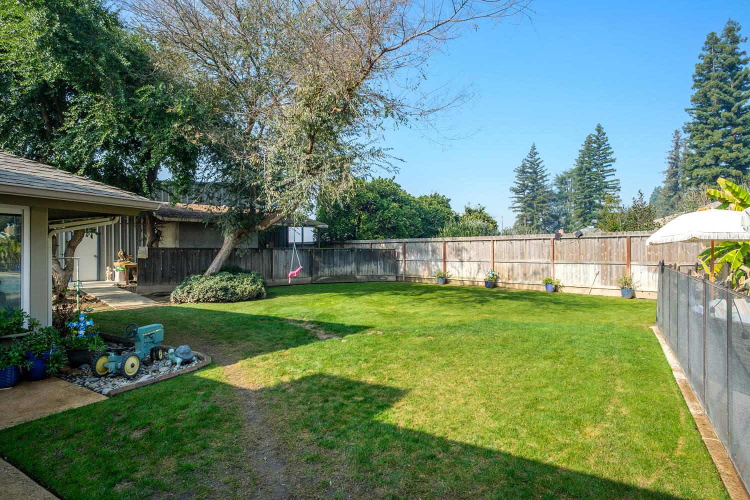 3030 Bonander Ave, Kingsburg, CA 93631
