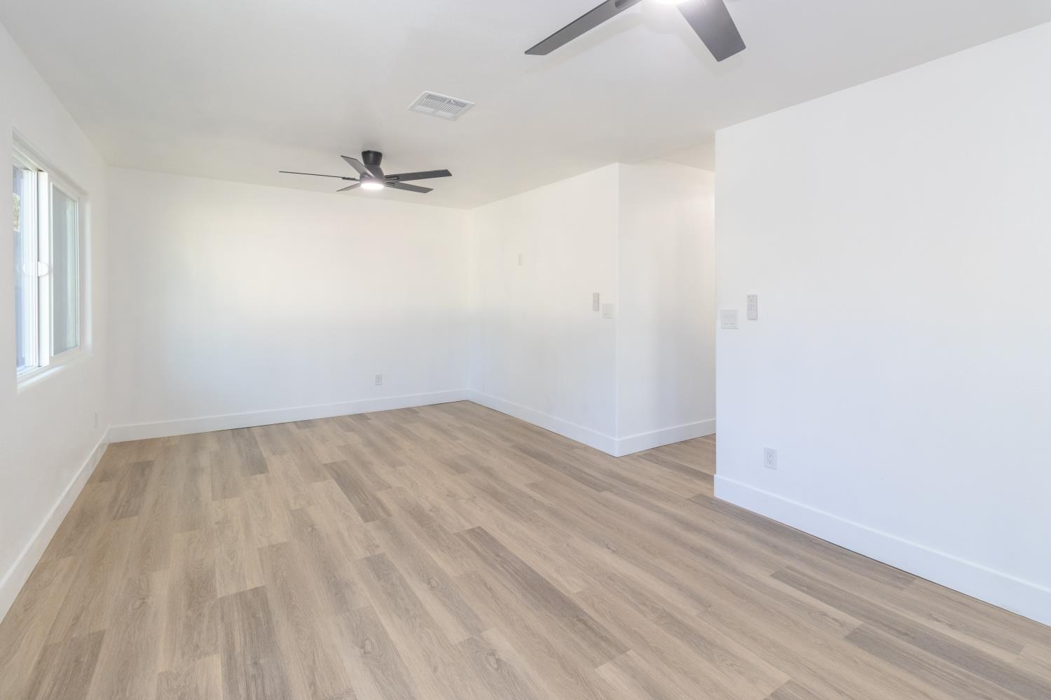 3052 E Lamona Ave, Fresno, CA 93703