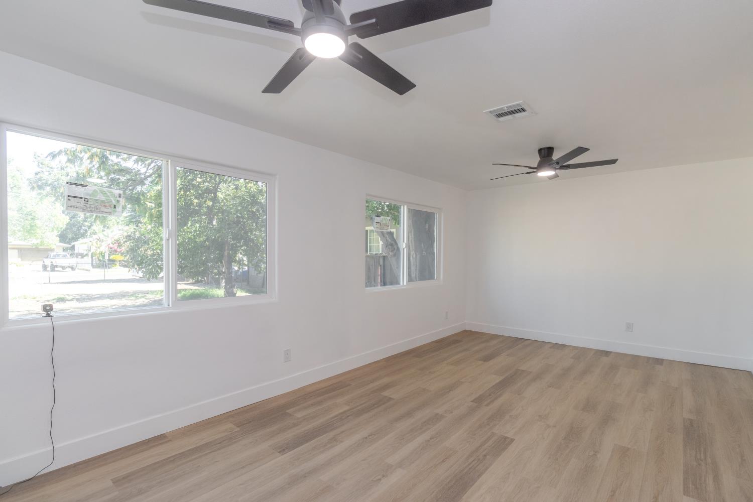 3052 E Lamona Ave, Fresno, CA 93703
