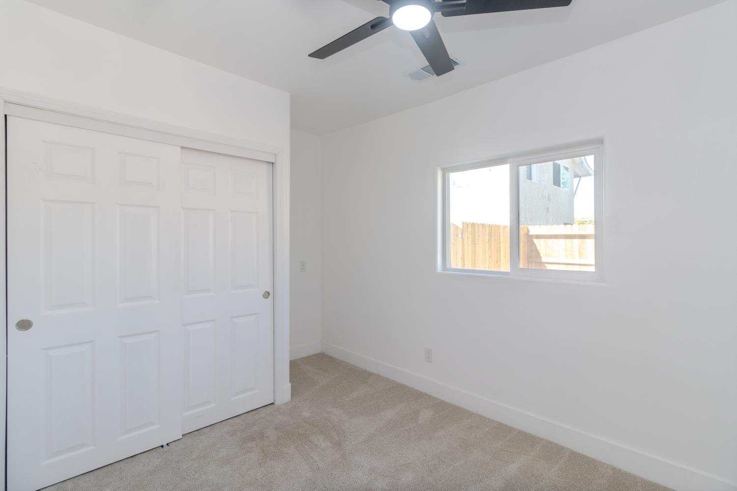 3052 E Lamona Ave, Fresno, CA 93703