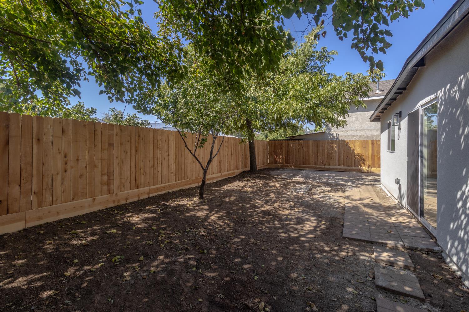 3052 E Lamona Ave, Fresno, CA 93703