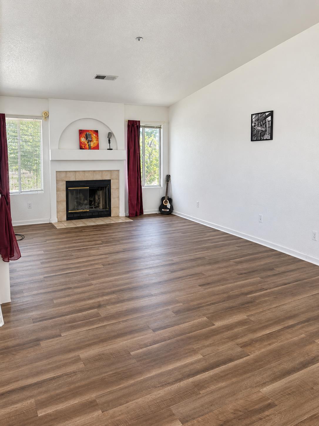 320 Rosalie Ct E, Los Banos, CA 93535