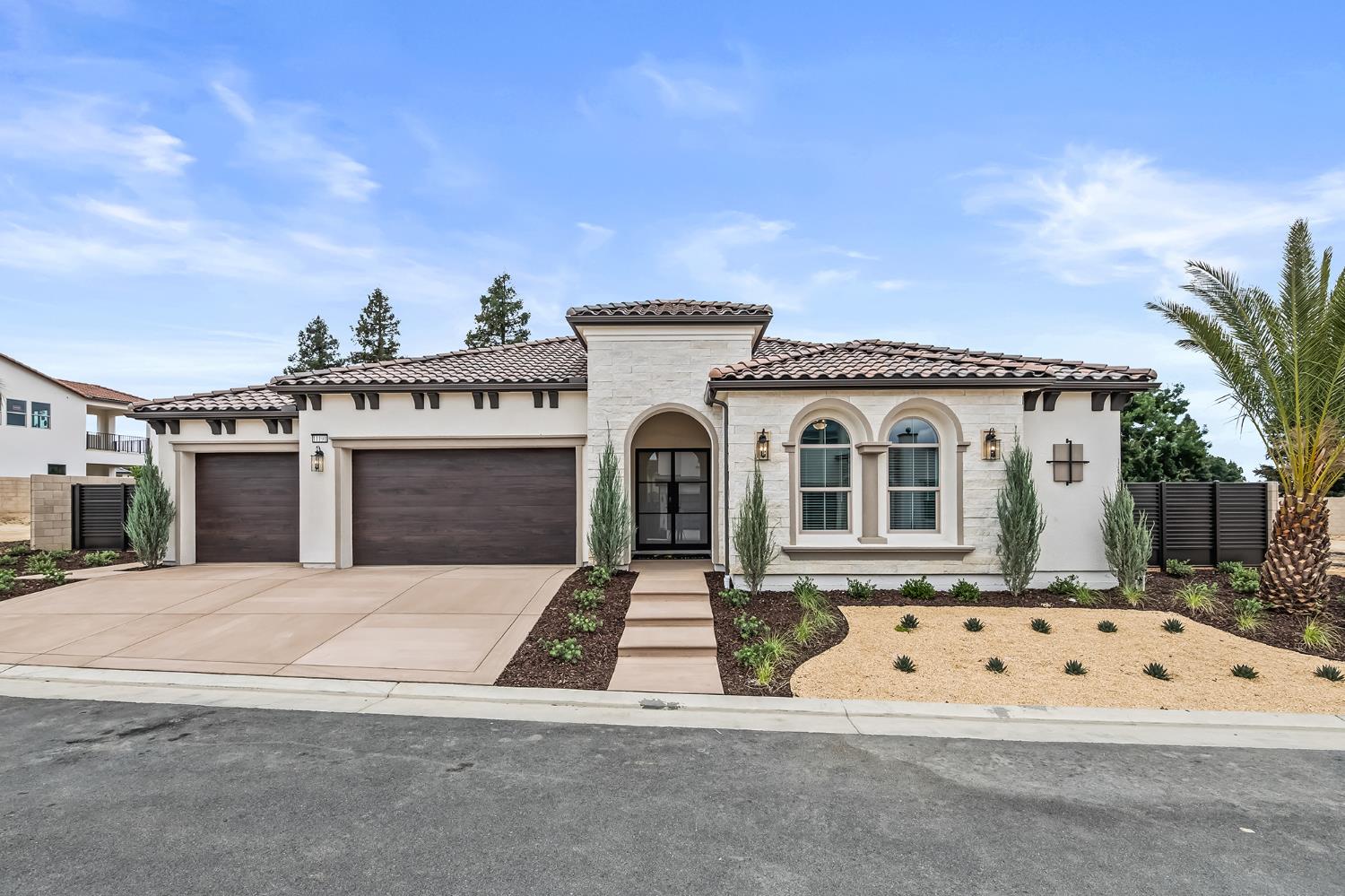 11709 N Via Ravenna Dr, Fresno, CA 93730