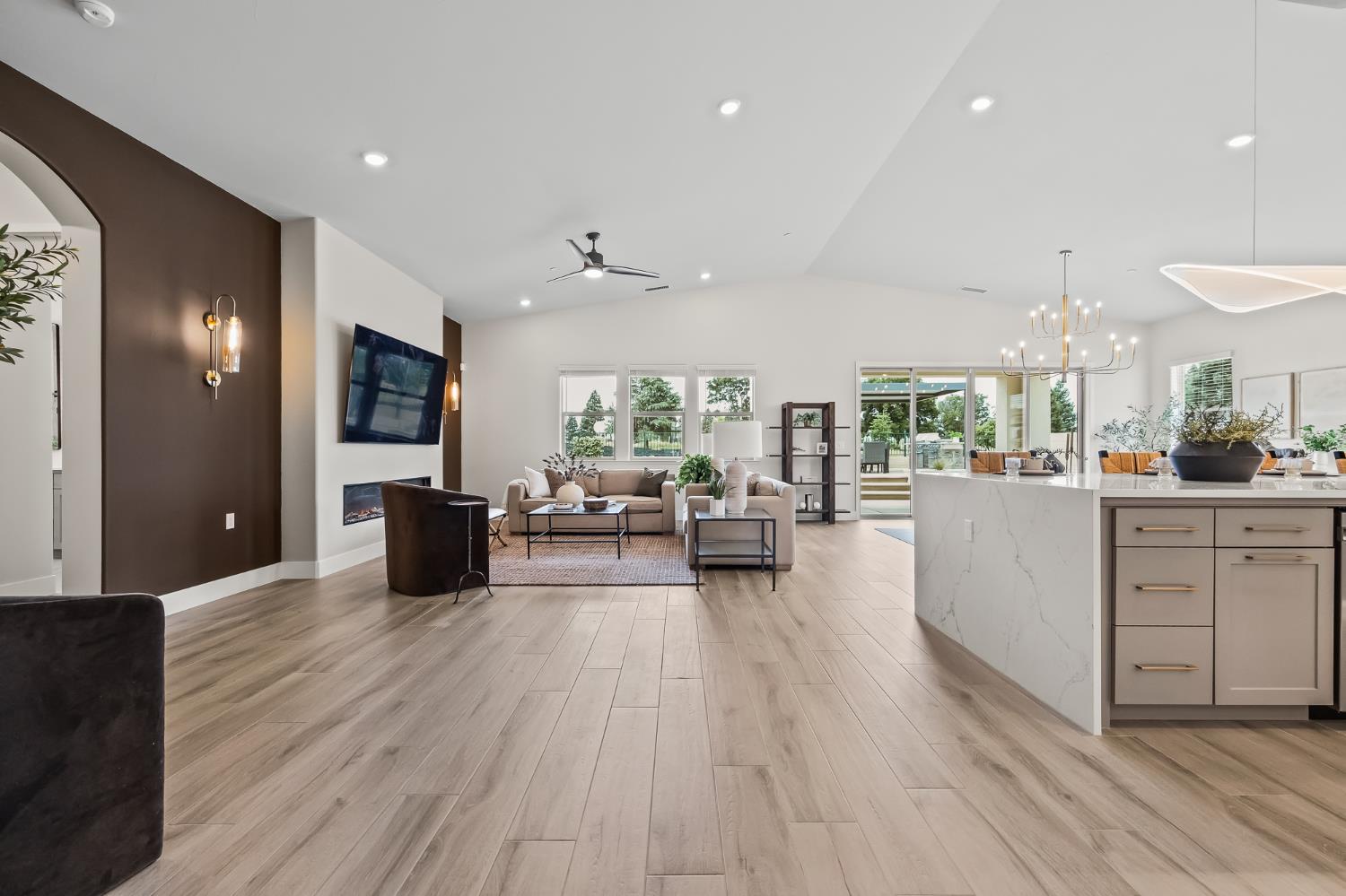 11709 N Via Ravenna Dr, Fresno, CA 93730