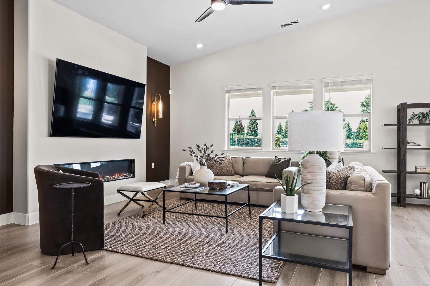 11709 N Via Ravenna Dr, Fresno, CA 93730