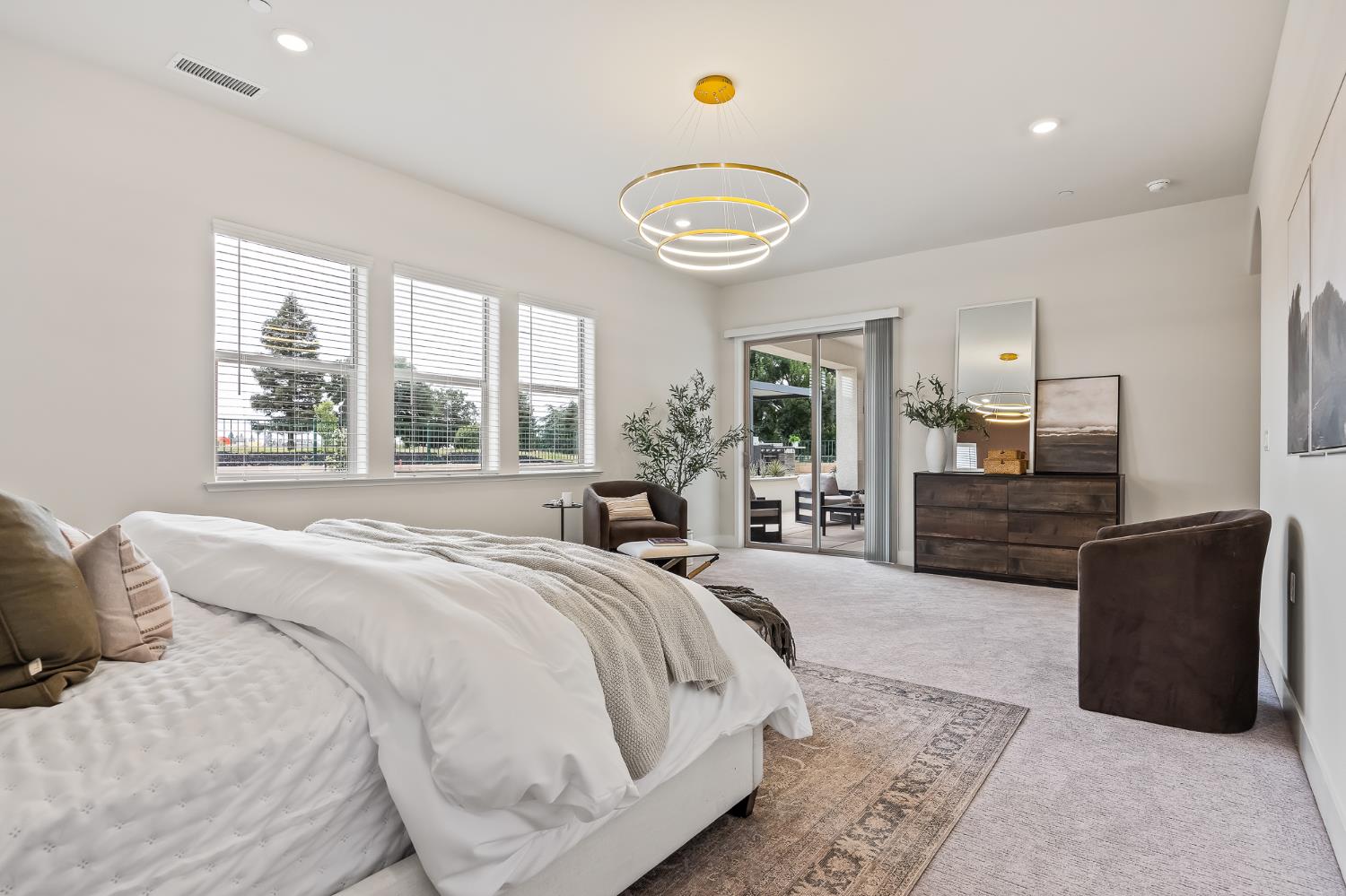 11709 N Via Ravenna Dr, Fresno, CA 93730
