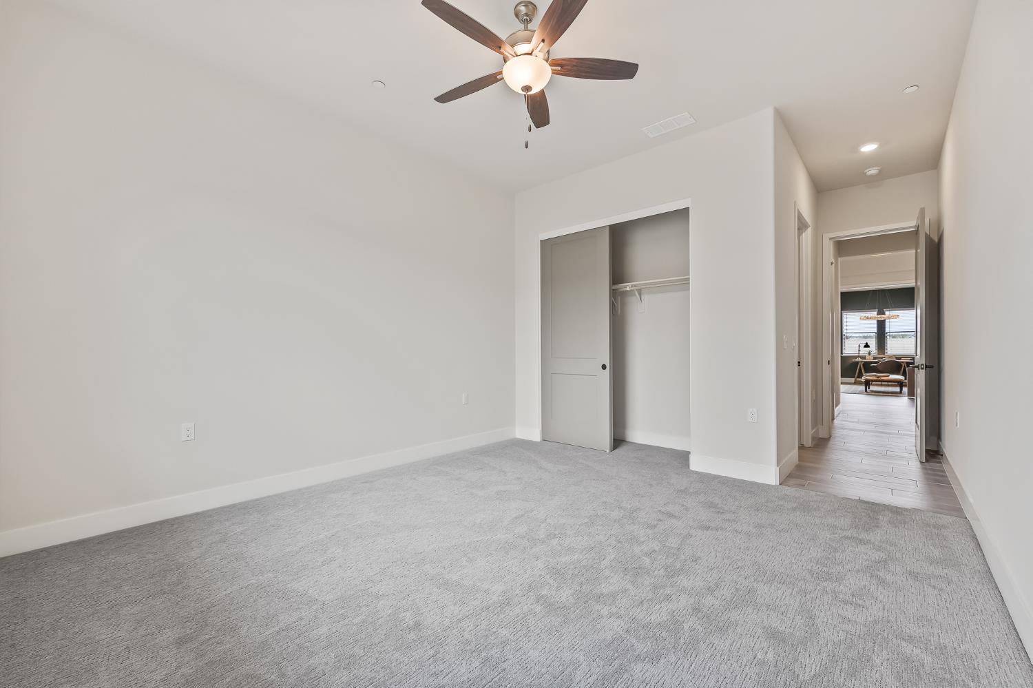 11709 N Via Ravenna Dr, Fresno, CA 93730