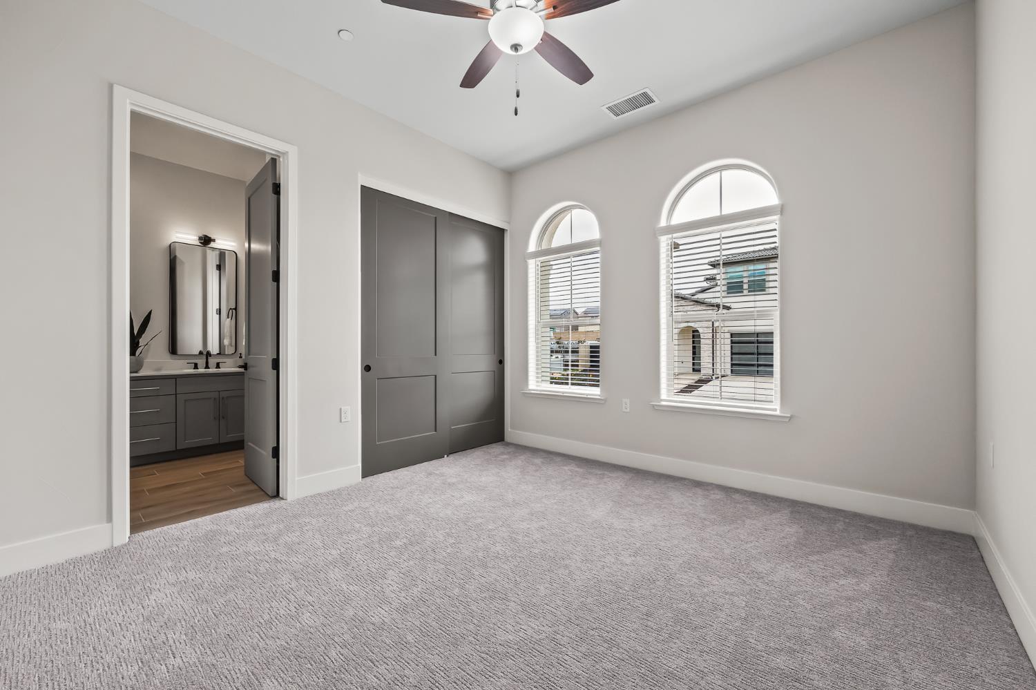11709 N Via Ravenna Dr, Fresno, CA 93730