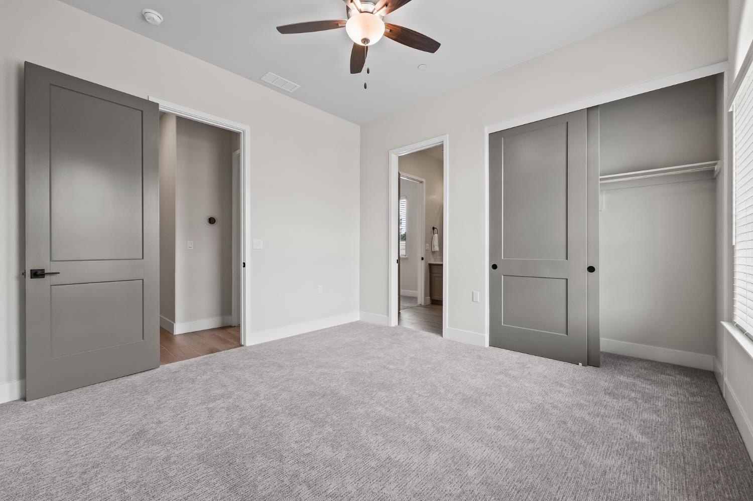 11709 N Via Ravenna Dr, Fresno, CA 93730