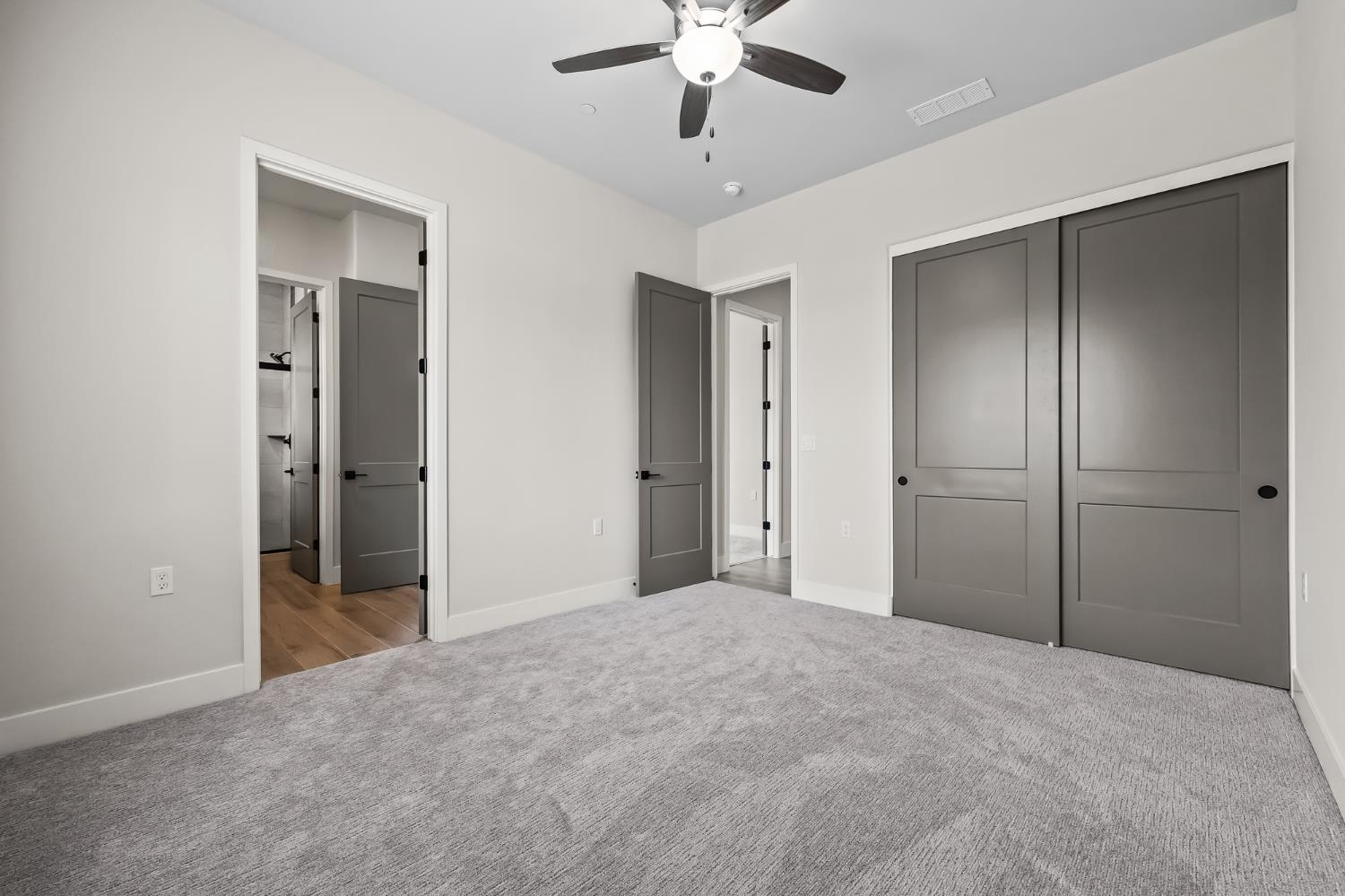 11709 N Via Ravenna Dr, Fresno, CA 93730
