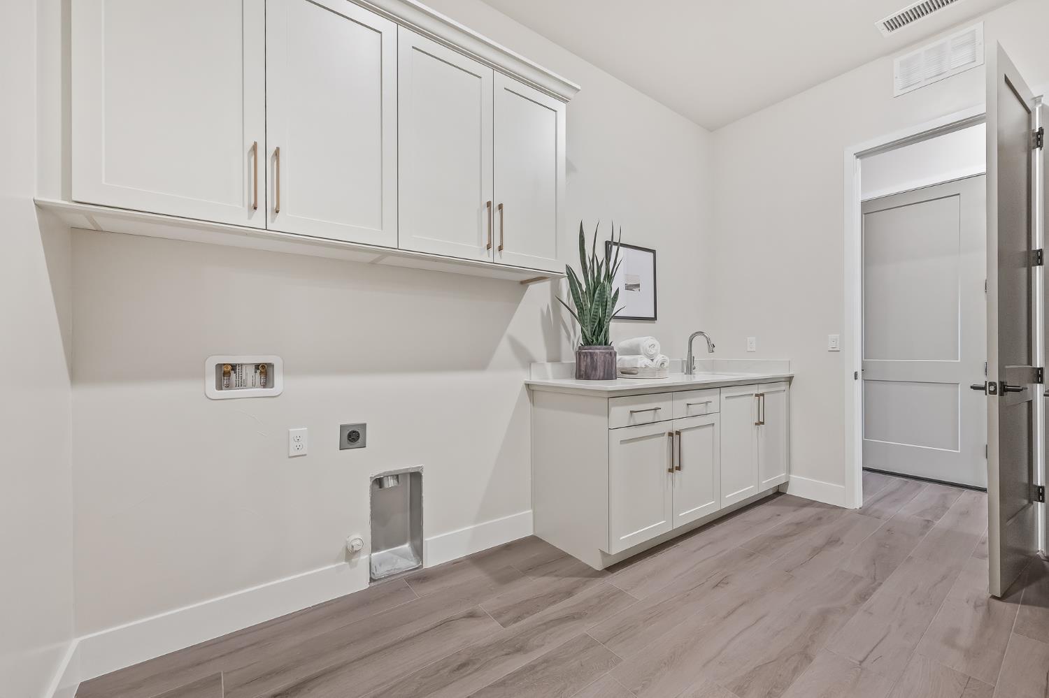 11709 N Via Ravenna Dr, Fresno, CA 93730