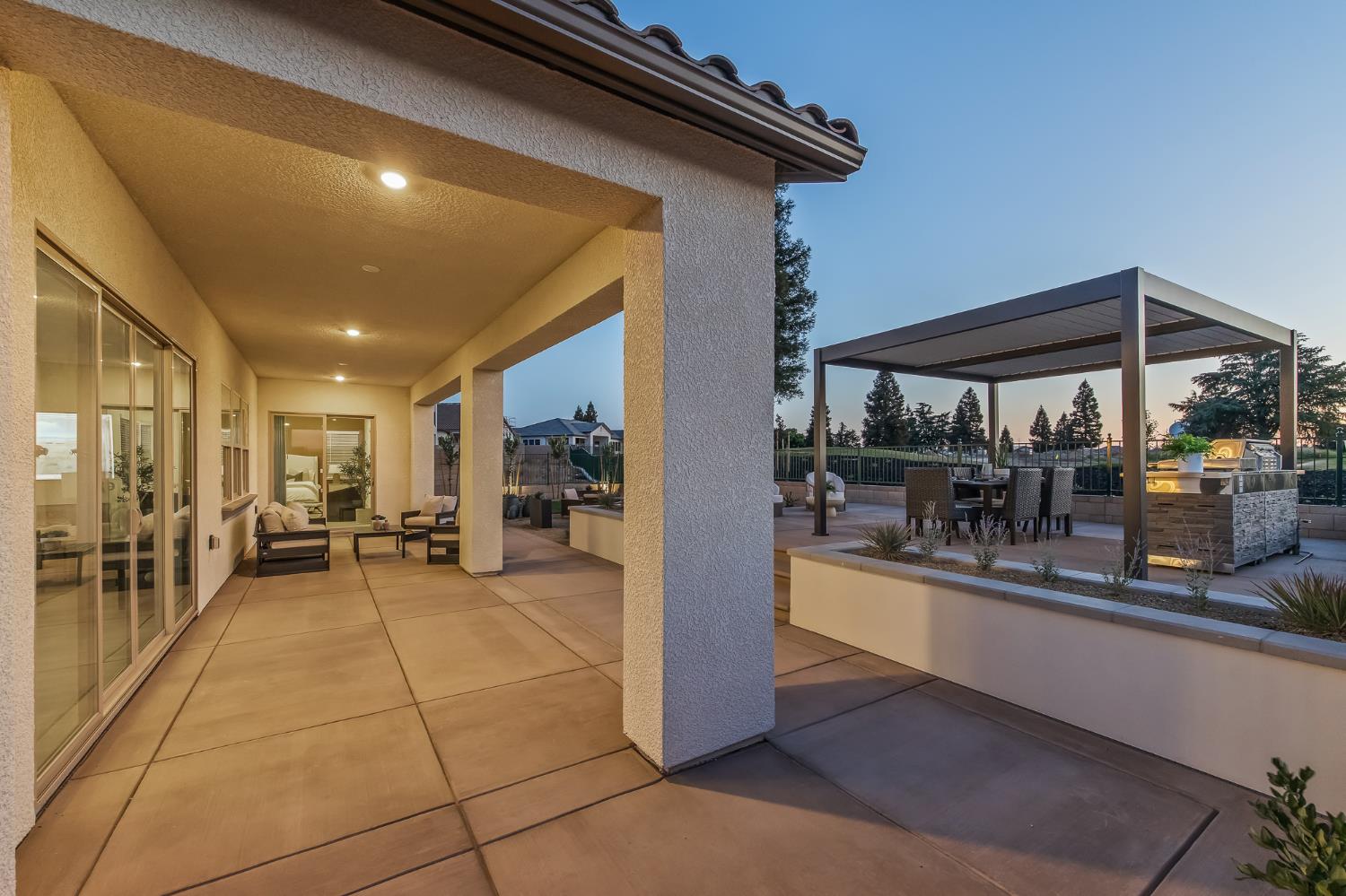 11709 N Via Ravenna Dr, Fresno, CA 93730