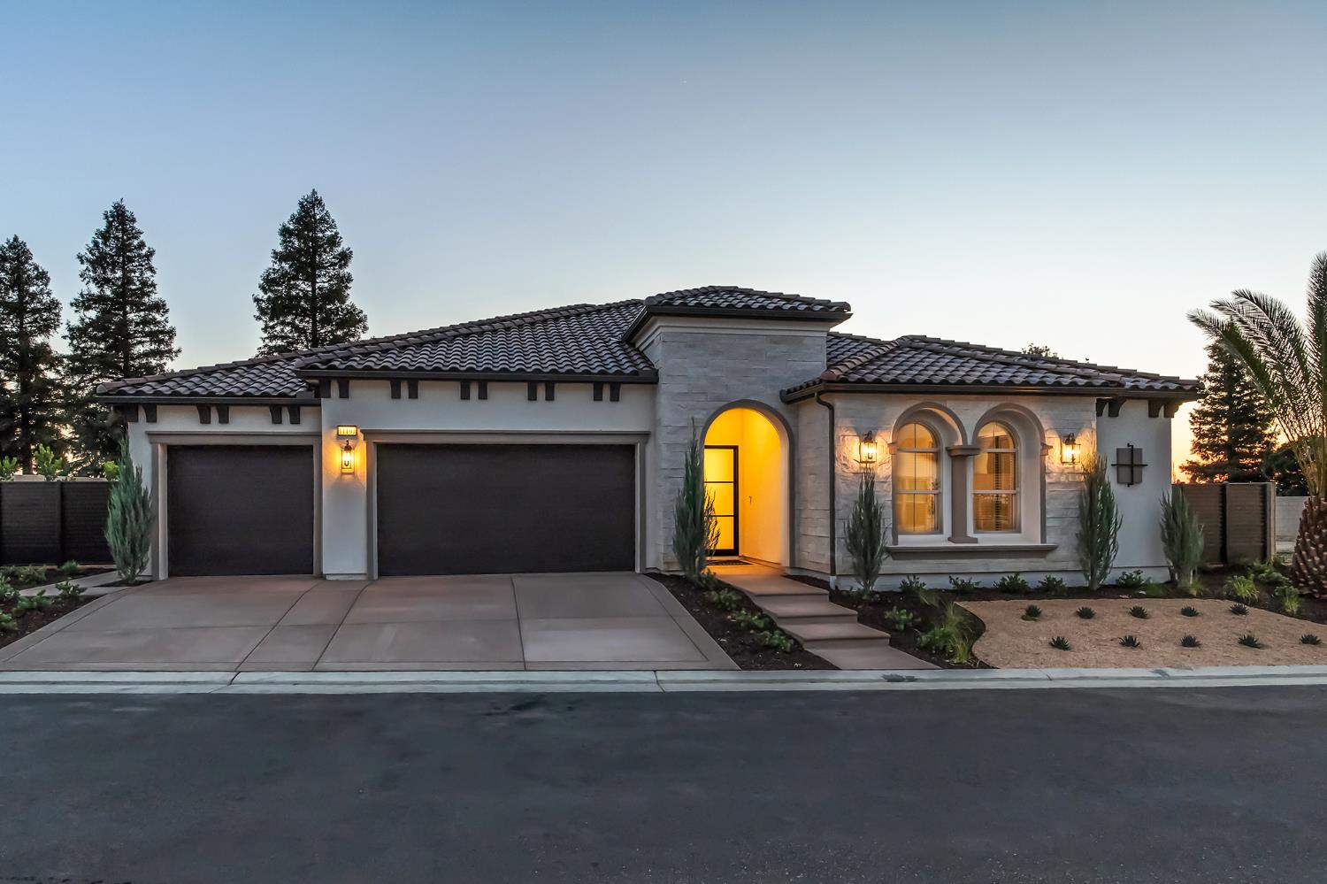 11709 N Via Ravenna Dr, Fresno, CA 93730