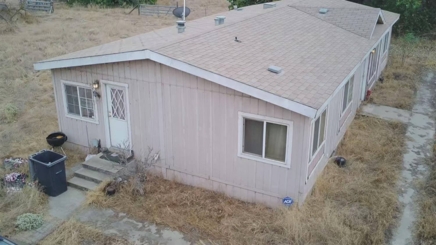 33576 Road 220 #A, Woodlake, CA 93286