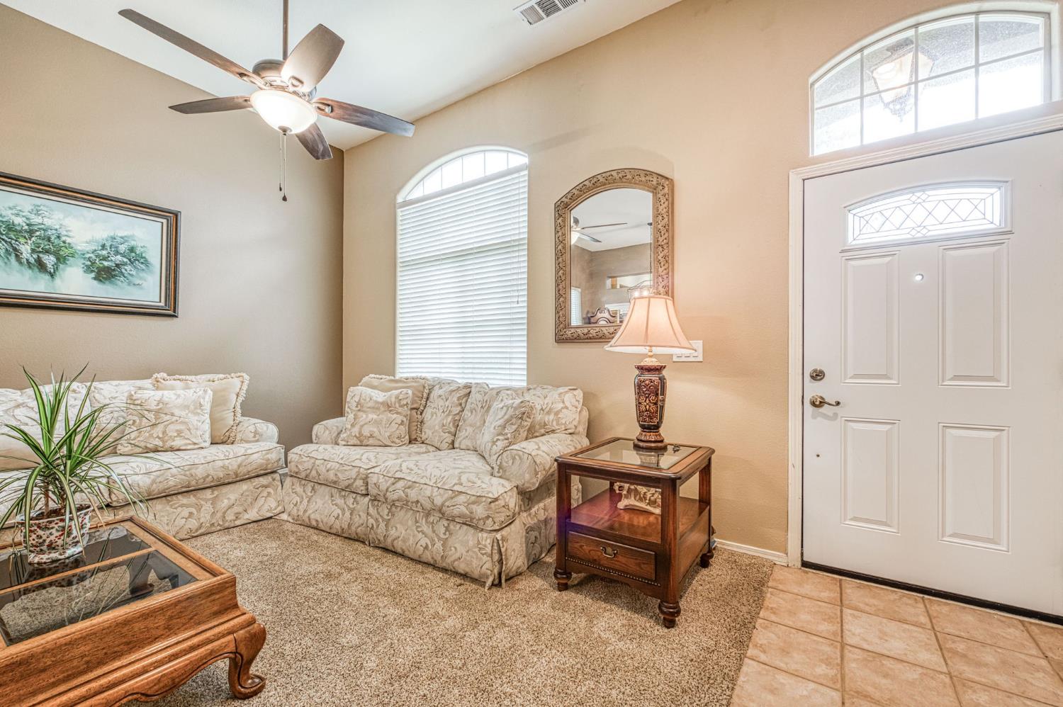 10588 E Fieldstone Ave, Clovis, CA 93619