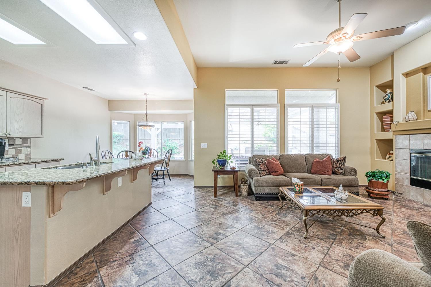 10588 E Fieldstone Ave, Clovis, CA 93619