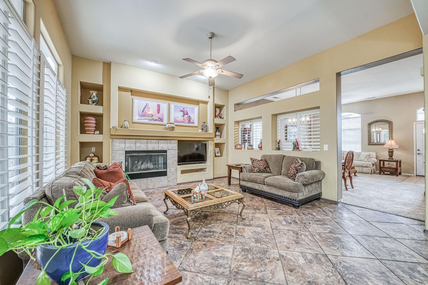 10588 E Fieldstone Ave, Clovis, CA 93619