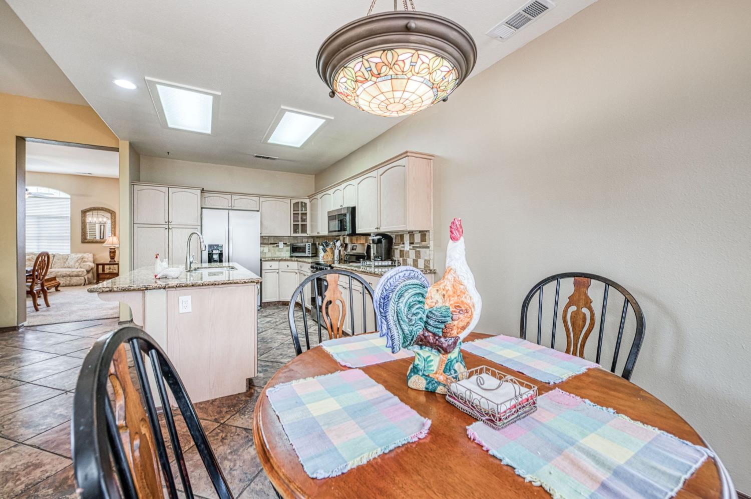 10588 E Fieldstone Ave, Clovis, CA 93619