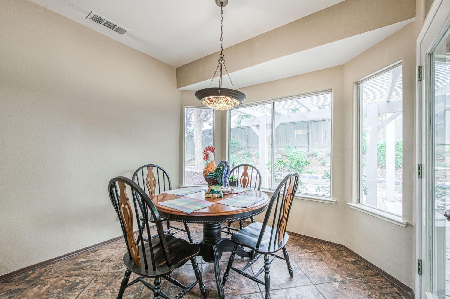 10588 E Fieldstone Ave, Clovis, CA 93619