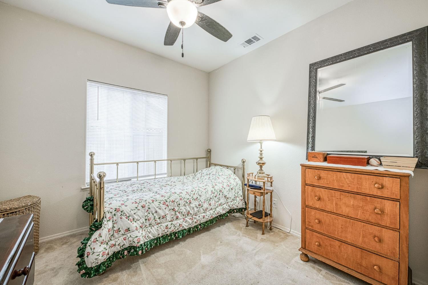 10588 E Fieldstone Ave, Clovis, CA 93619